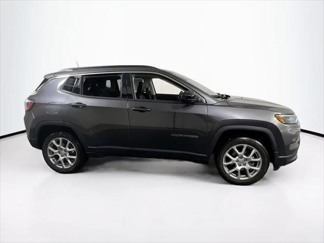 2022 Jeep Compass Latitude Lux 4x4