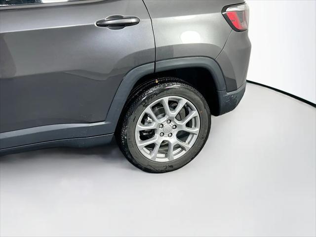 2022 Jeep Compass Latitude Lux 4x4
