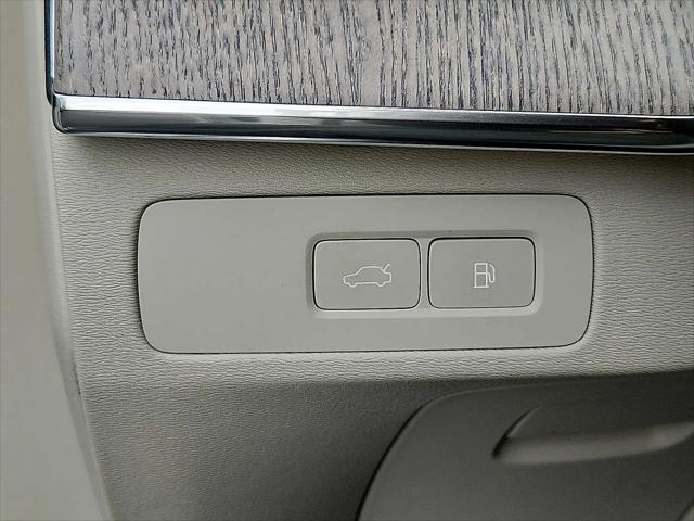 2024 Volvo XC90 Recharge T8 Plus Bright Theme 7-Seater