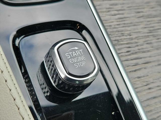 2024 Volvo XC90 Recharge T8 Plus Bright Theme 7-Seater