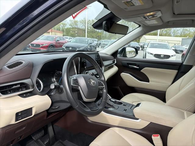 2022 Toyota Highlander Hybrid XLE
