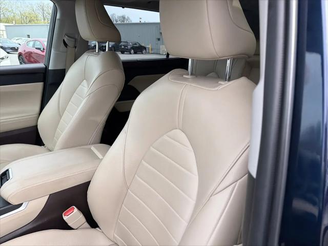 2022 Toyota Highlander Hybrid XLE