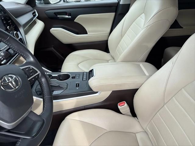 2022 Toyota Highlander Hybrid XLE