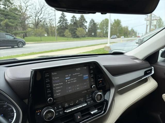 2022 Toyota Highlander Hybrid XLE
