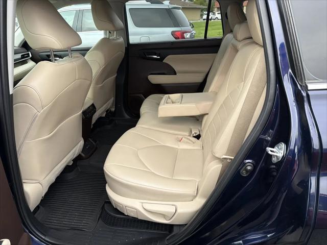 2022 Toyota Highlander Hybrid XLE