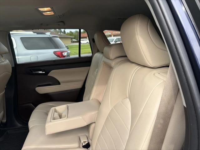 2022 Toyota Highlander Hybrid XLE