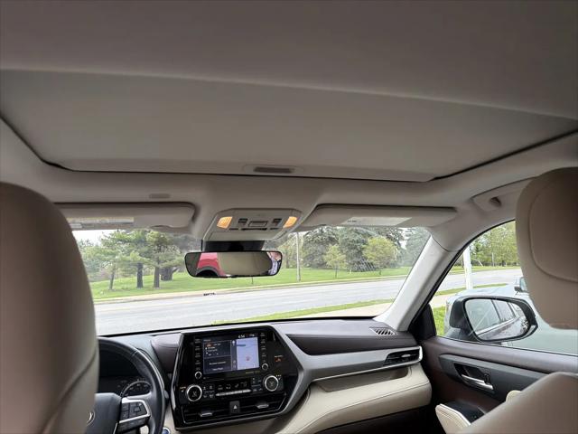2022 Toyota Highlander Hybrid XLE