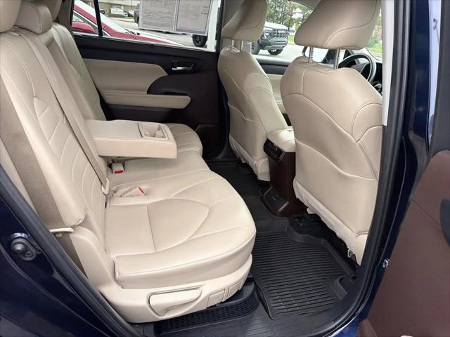 2022 Toyota Highlander Hybrid XLE