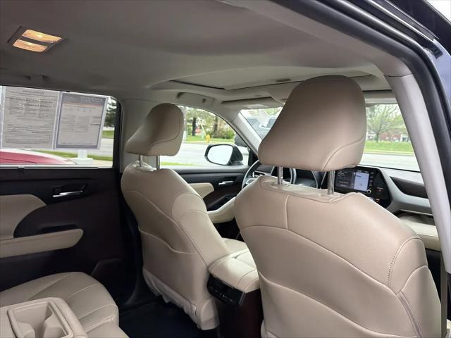 2022 Toyota Highlander Hybrid XLE