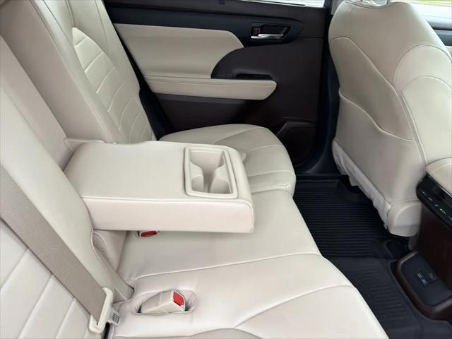 2022 Toyota Highlander Hybrid XLE