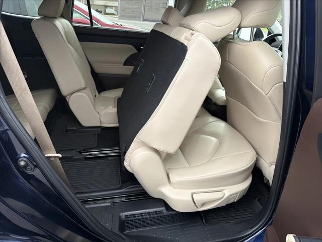 2022 Toyota Highlander Hybrid XLE