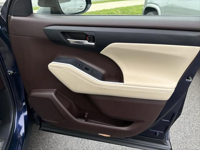 2022 Toyota Highlander Hybrid XLE