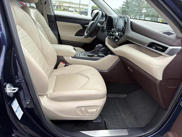 2022 Toyota Highlander Hybrid XLE