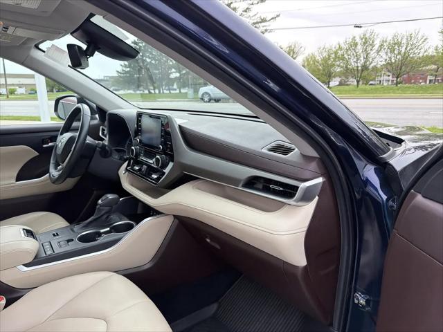 2022 Toyota Highlander Hybrid XLE