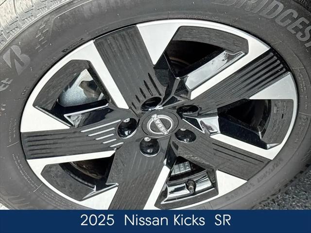 2025 Nissan Kicks SR FWD