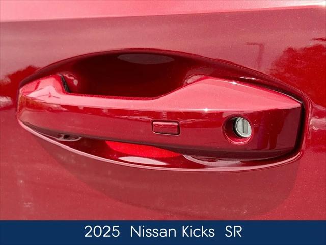 2025 Nissan Kicks SR FWD