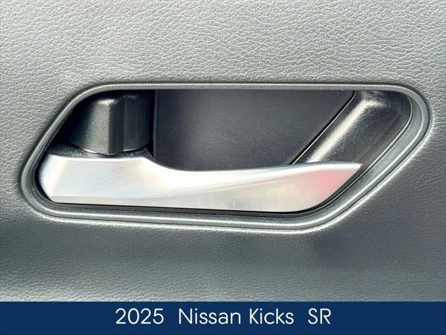 2025 Nissan Kicks SR FWD