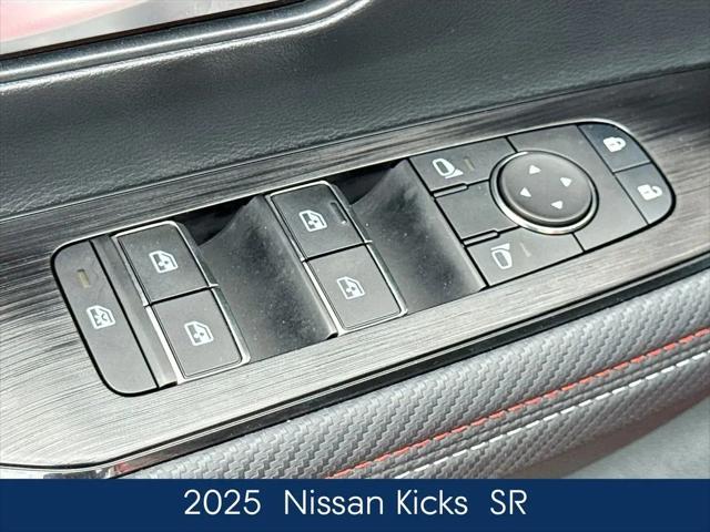 2025 Nissan Kicks SR FWD