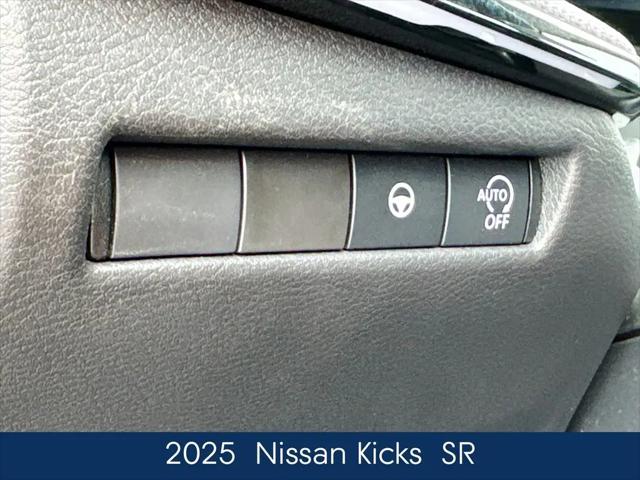2025 Nissan Kicks SR FWD