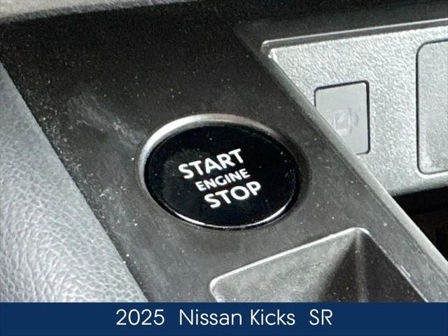 2025 Nissan Kicks SR FWD