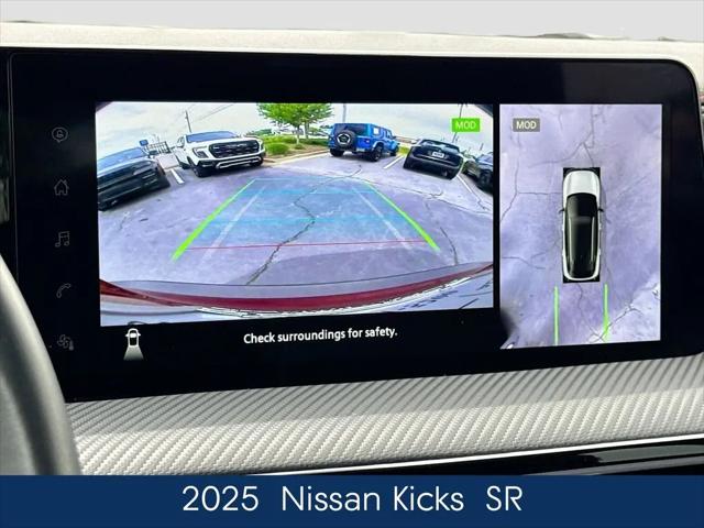 2025 Nissan Kicks SR FWD