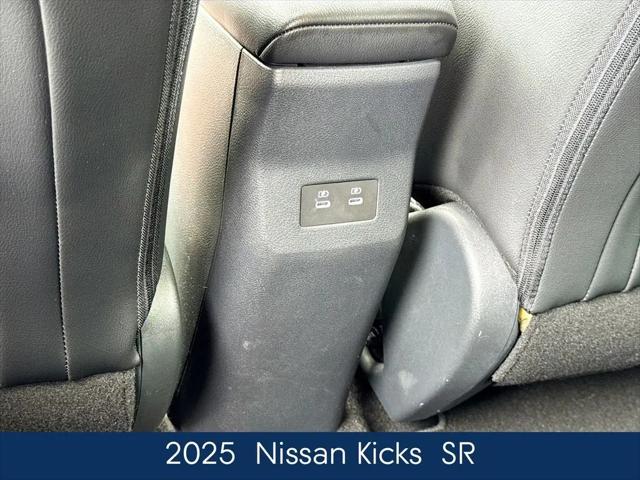 2025 Nissan Kicks SR FWD