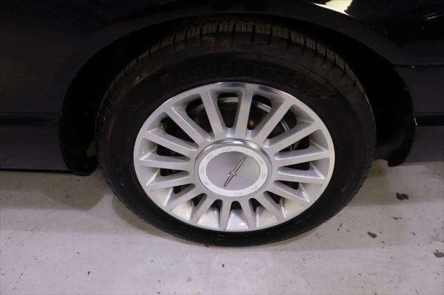2004 Ford Thunderbird Deluxe