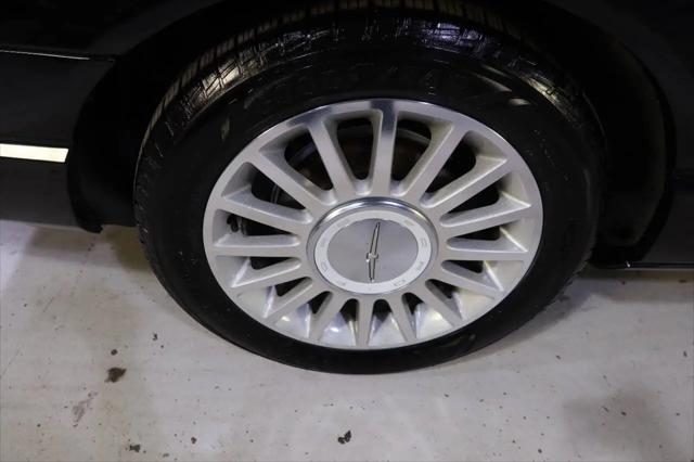 2004 Ford Thunderbird Deluxe
