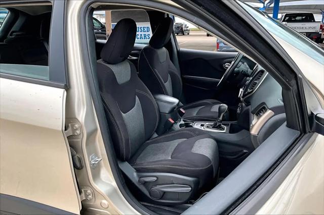 2015 Jeep Cherokee Sport