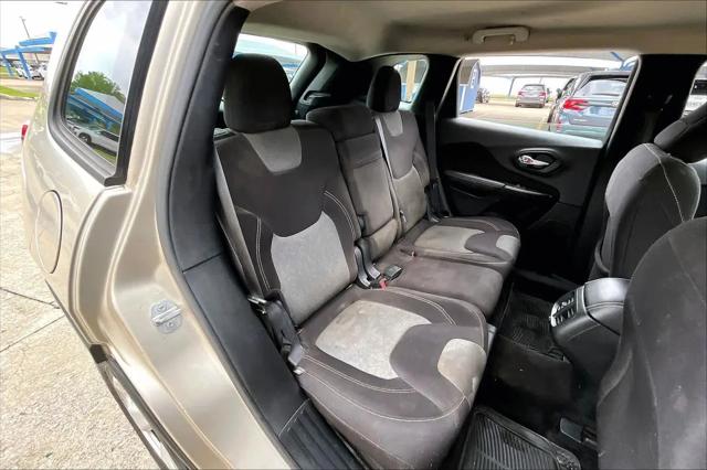 2015 Jeep Cherokee Sport