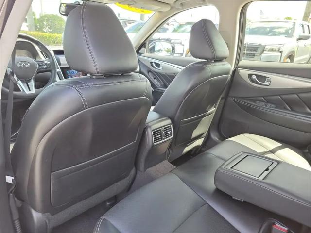 2023 INFINITI Q50 LUXE