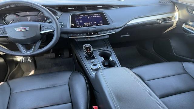 2022 Cadillac XT4 AWD Premium Luxury