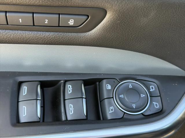 2022 Cadillac XT4 AWD Premium Luxury