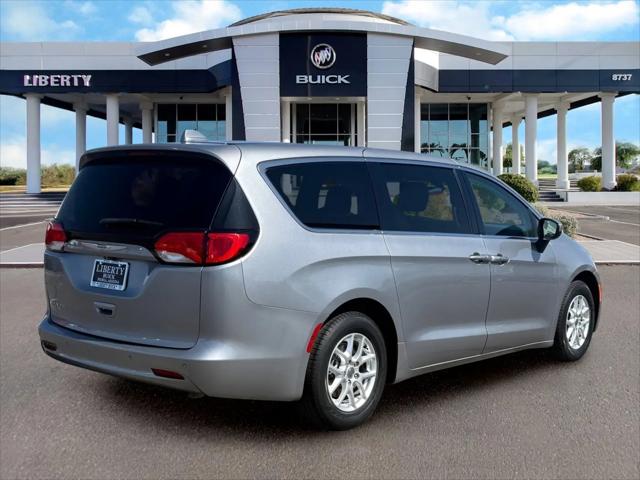 2020 Chrysler Voyager LX