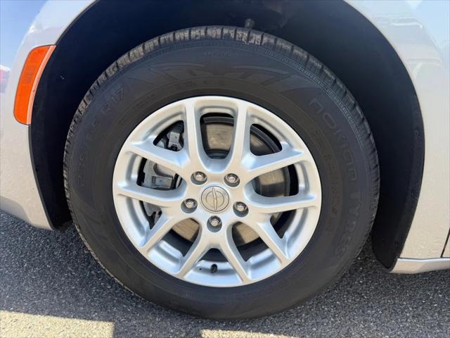 2020 Chrysler Voyager LX