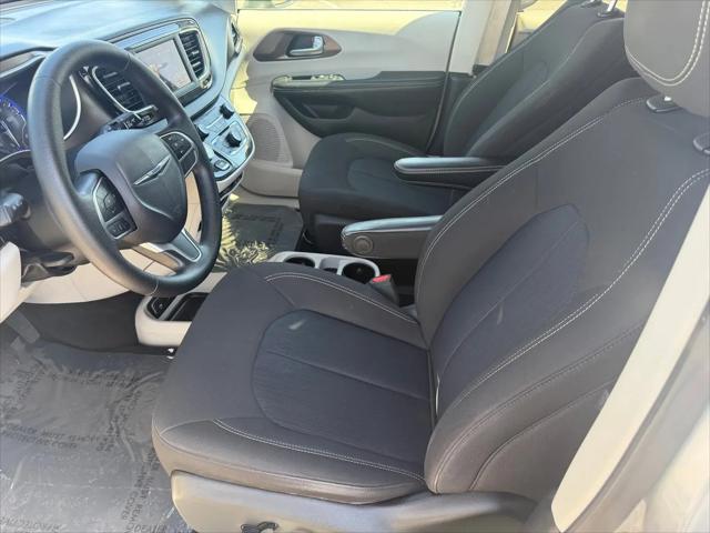 2020 Chrysler Voyager LX