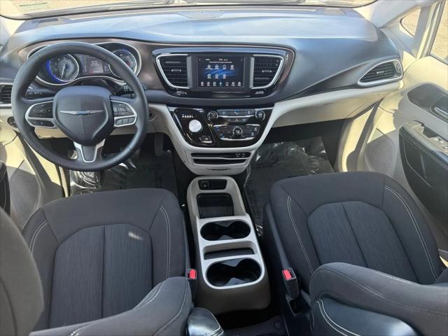 2020 Chrysler Voyager LX
