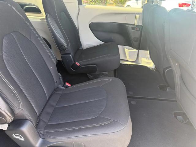2020 Chrysler Voyager LX