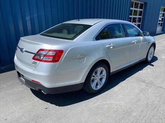 2016 Ford Taurus SEL