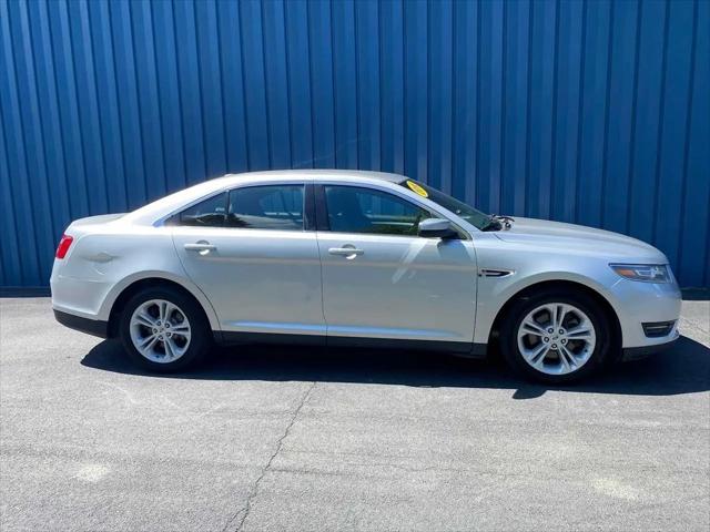 2016 Ford Taurus SEL