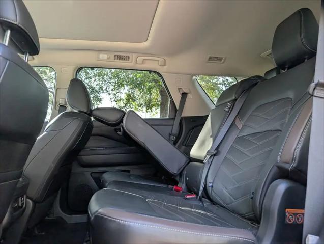2025 Nissan Pathfinder Platinum 4WD