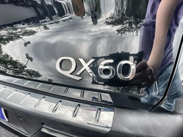 2023 INFINITI QX60 LUXE