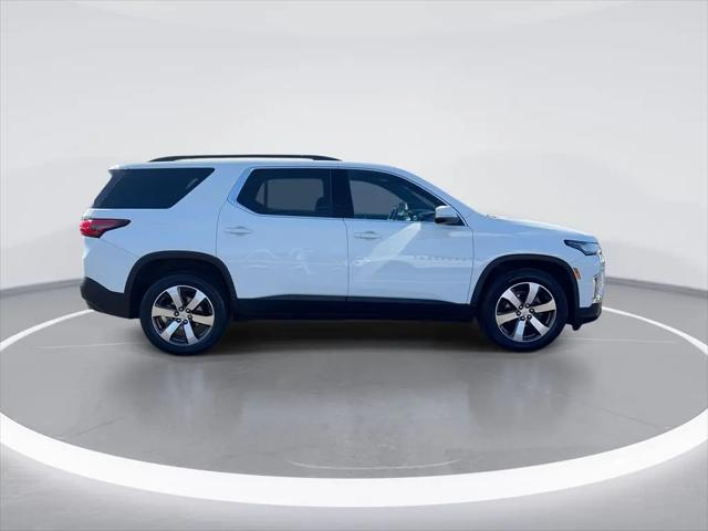 2023 Chevrolet Traverse AWD LT Leather