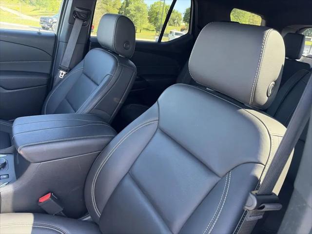 2023 Chevrolet Traverse AWD LT Leather