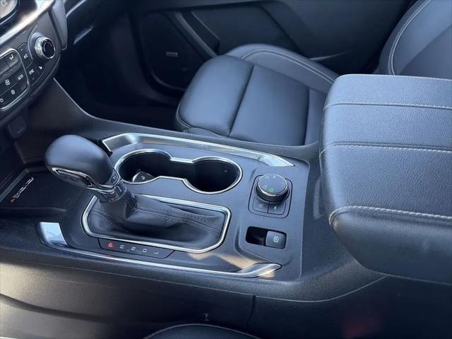 2023 Chevrolet Traverse AWD LT Leather