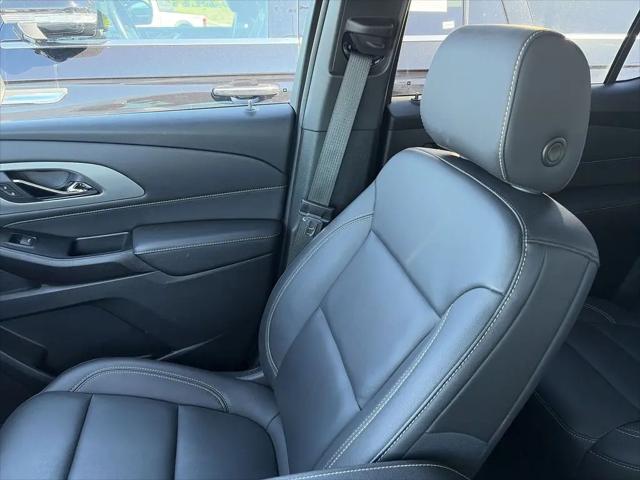2023 Chevrolet Traverse AWD LT Leather