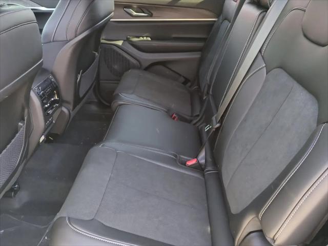 2026 Jeep Grand Cherokee L Altitude 4x4