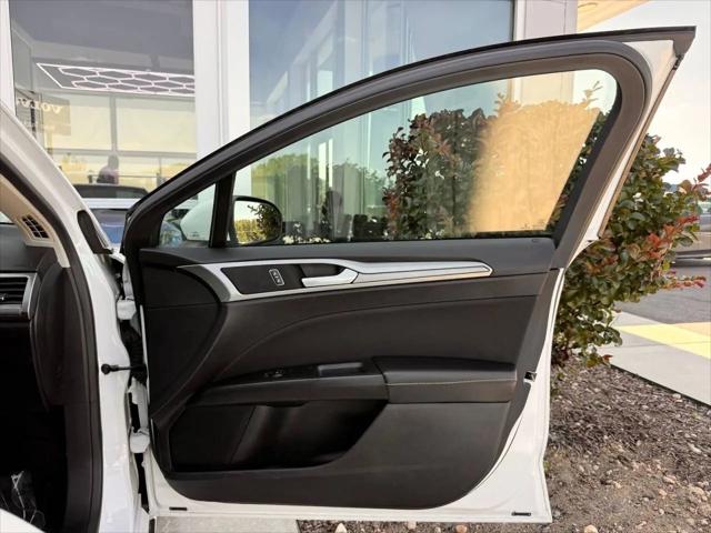 2020 Ford Fusion Hybrid SE