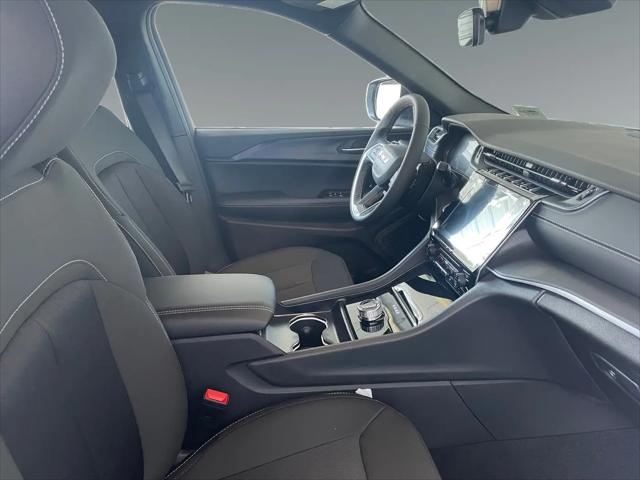 2026 Jeep Grand Cherokee L Laredo 4x4