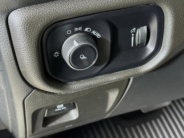 2023 Ram 1500 Tradesman Crew Cab 4x4 5'7" Box
